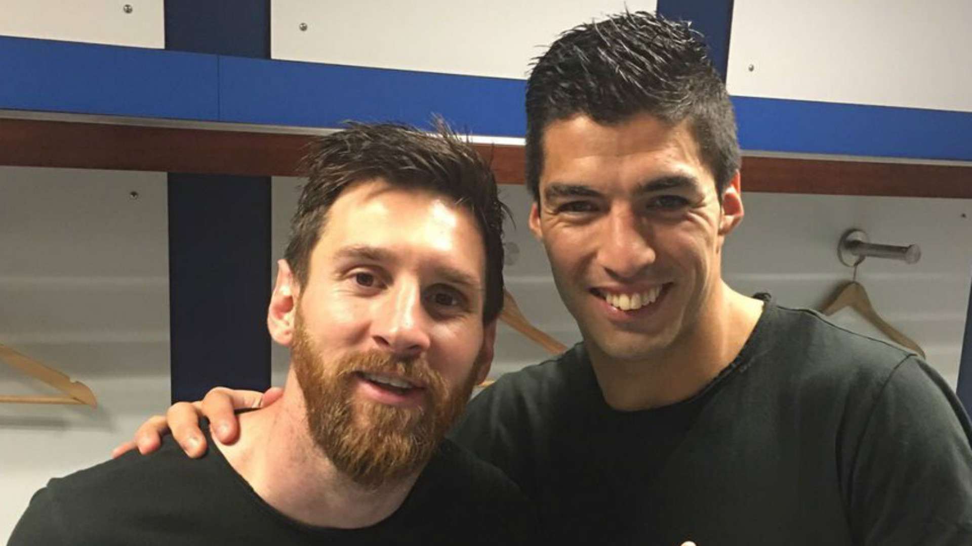 他的名字因 他的名字因