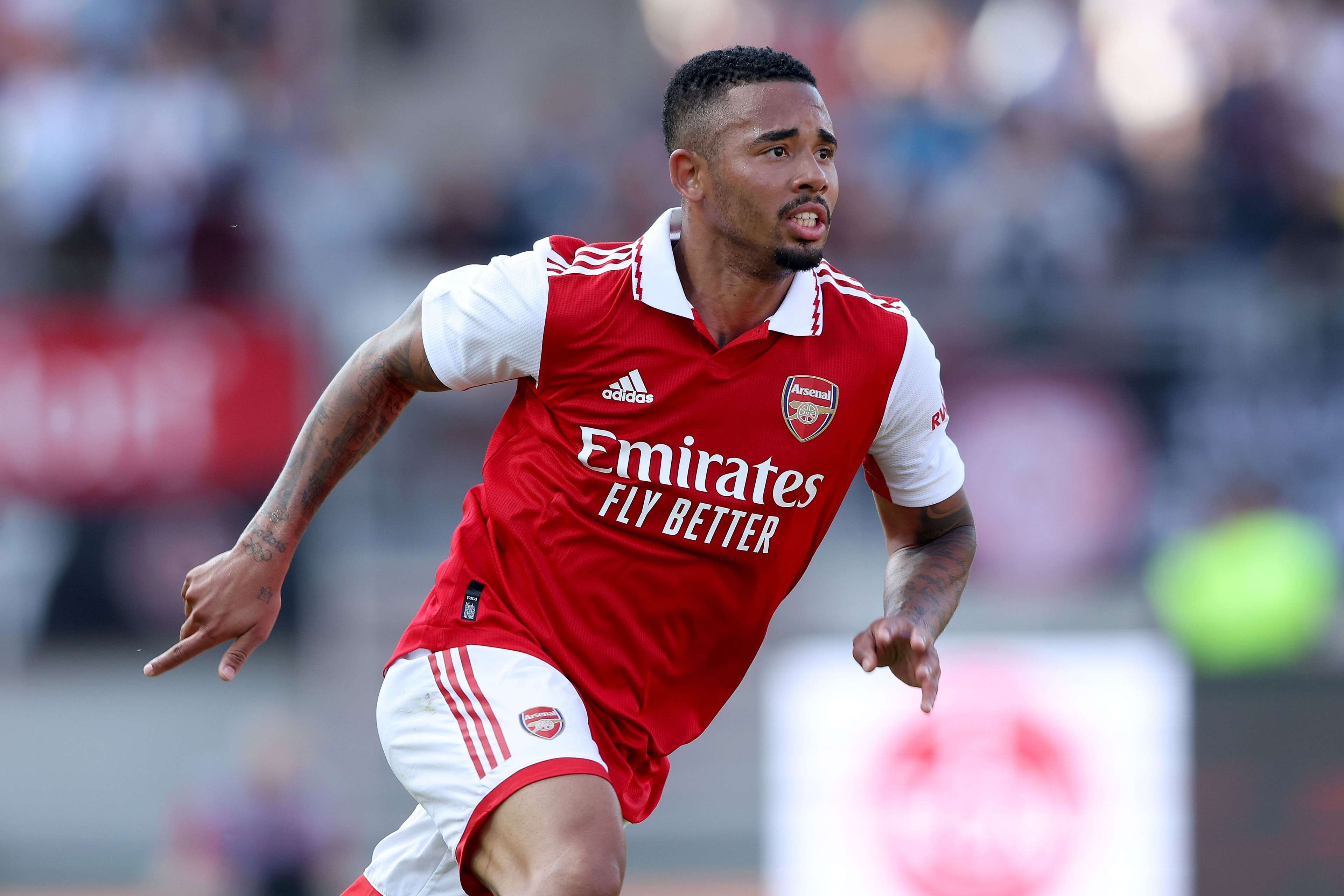 张伟丽遗憾不敌舍甫琴科，无缘UFC蝇量级冠军金腰带